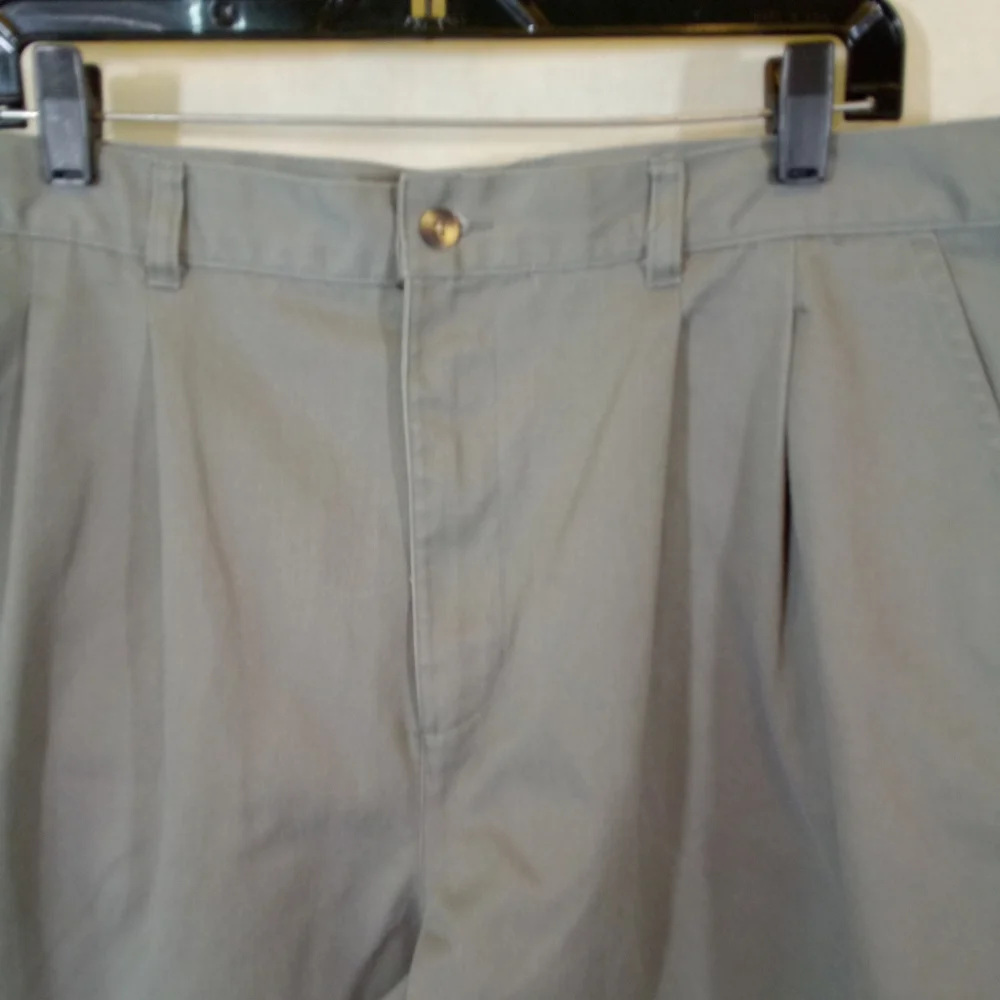 Mens Puritan Light Green Pleated Front Shorts 38 - Picture 2 of 4